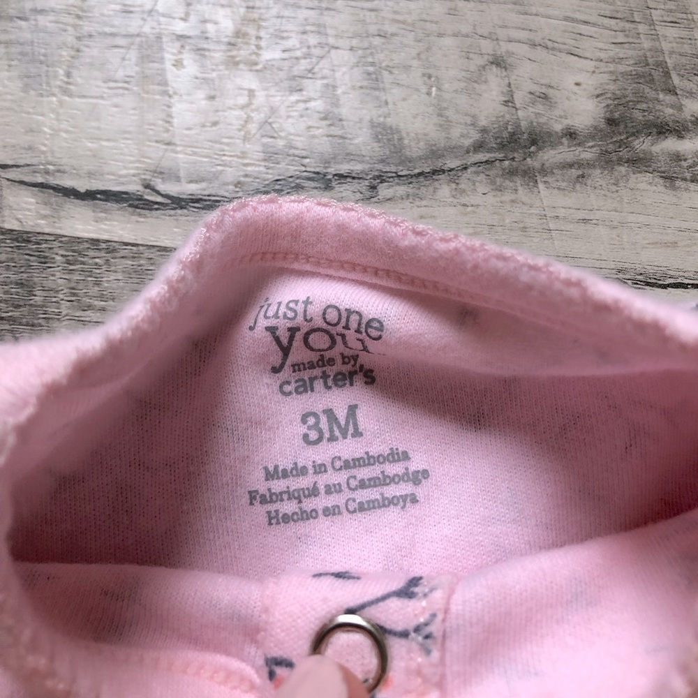 Baby Girl Lot Clothing Set in Pink, Flowers, Strawberries rompers and sleepers - Picture 7 of 14